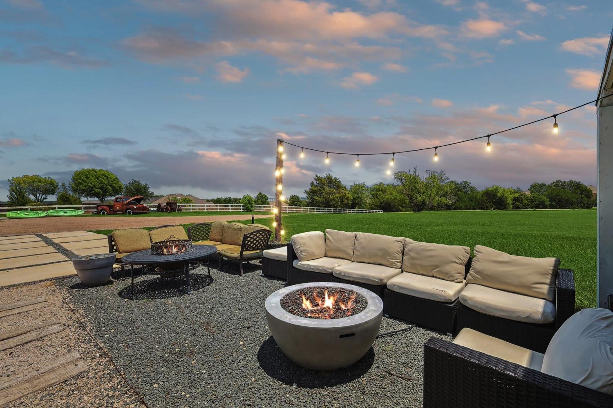 Scenic Rustic Farmhouse - Patio Gameroom Firepit Garland Exterior photo